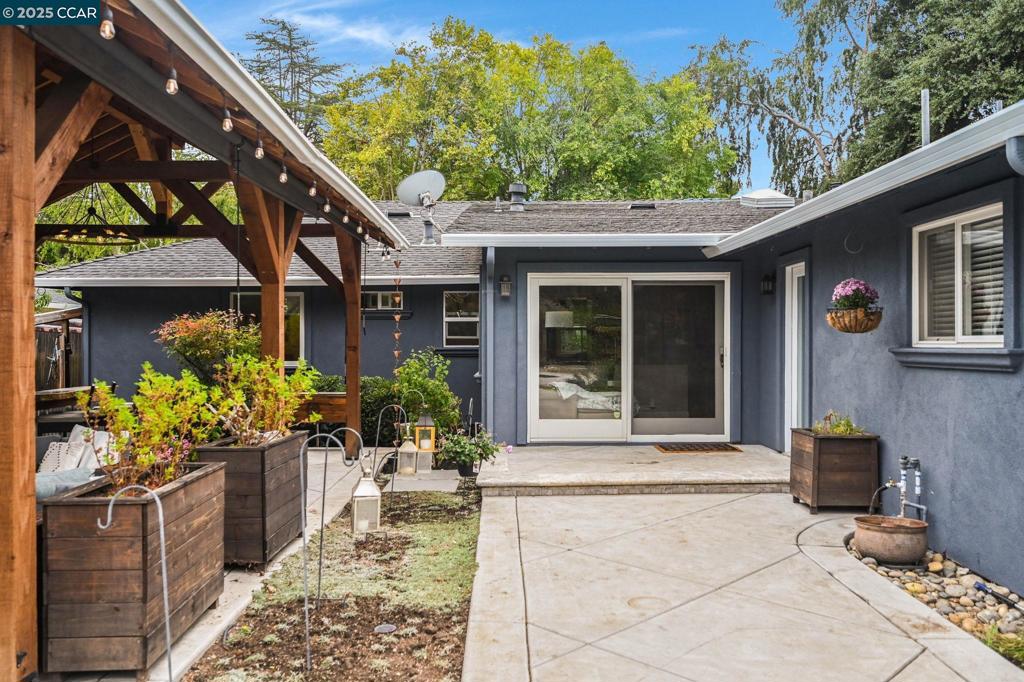 POETS CORNER - Residential