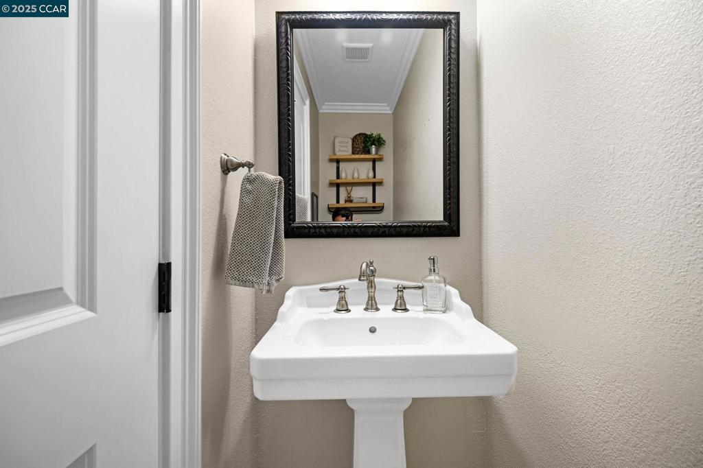 POETS CORNER - Residential
