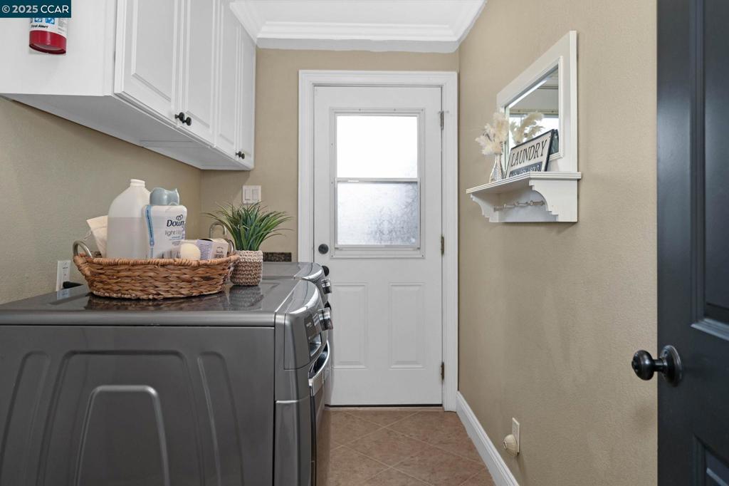 POETS CORNER - Residential