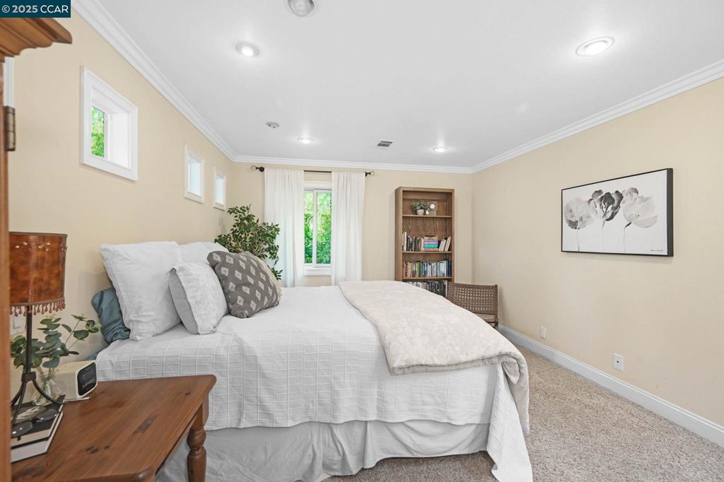 POETS CORNER - Residential