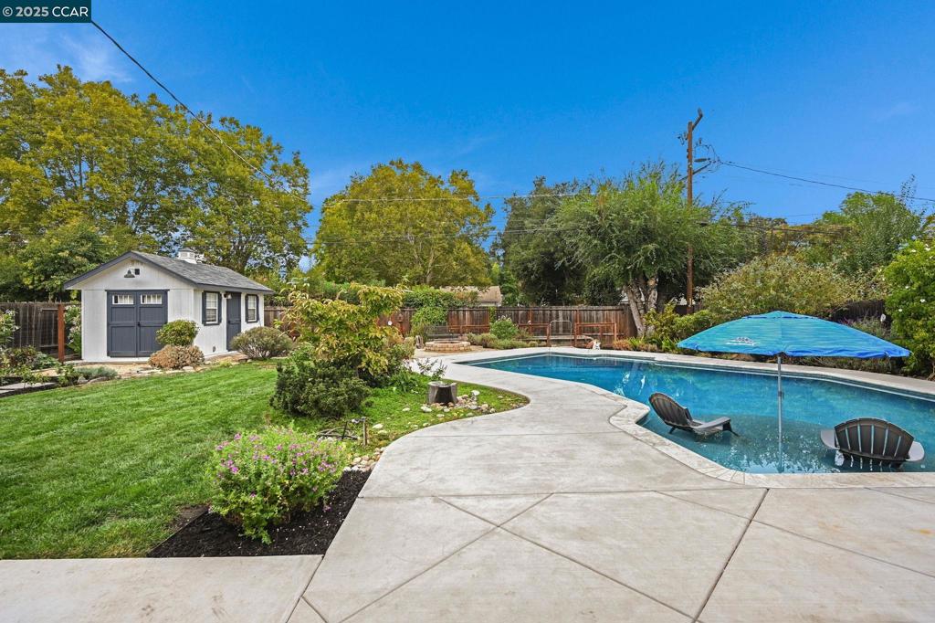 POETS CORNER - Residential