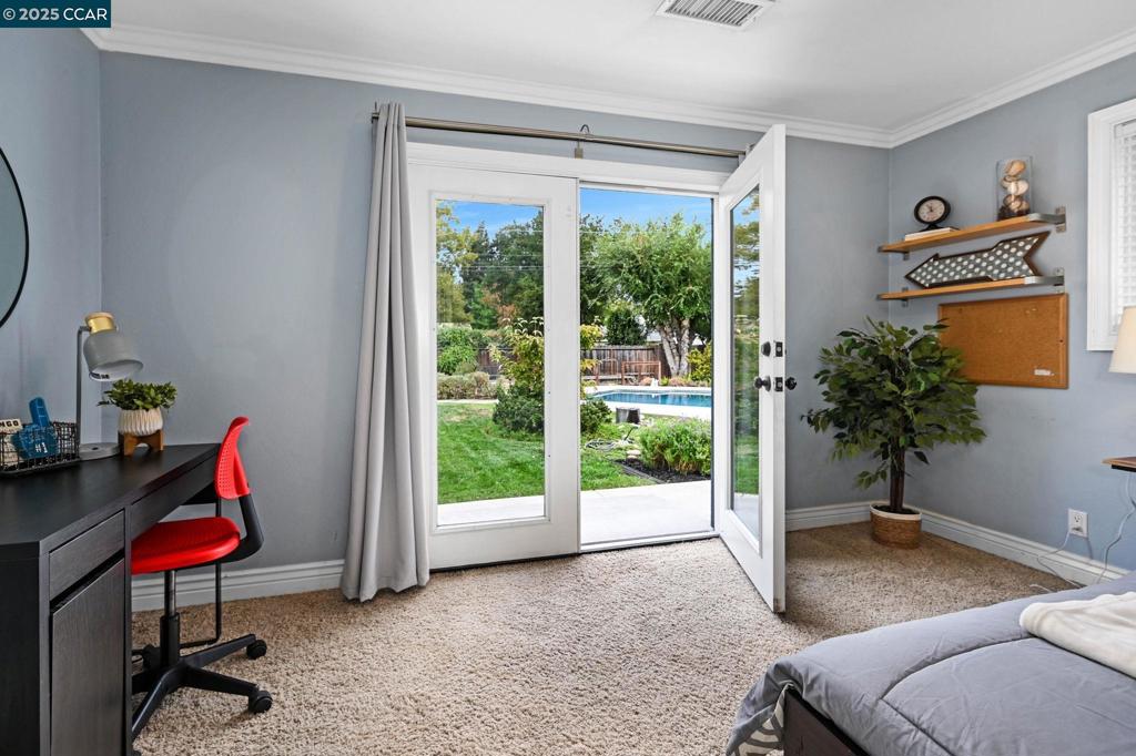 POETS CORNER - Residential