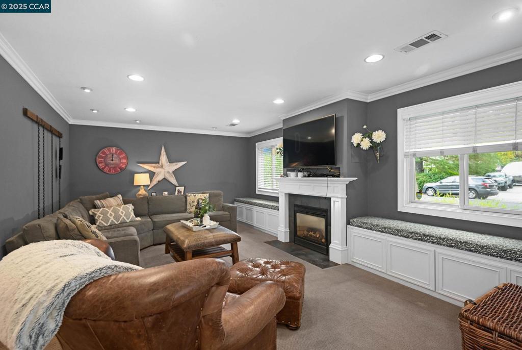 POETS CORNER - Residential