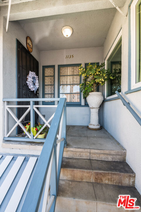 1133 1135 Sunvue Place