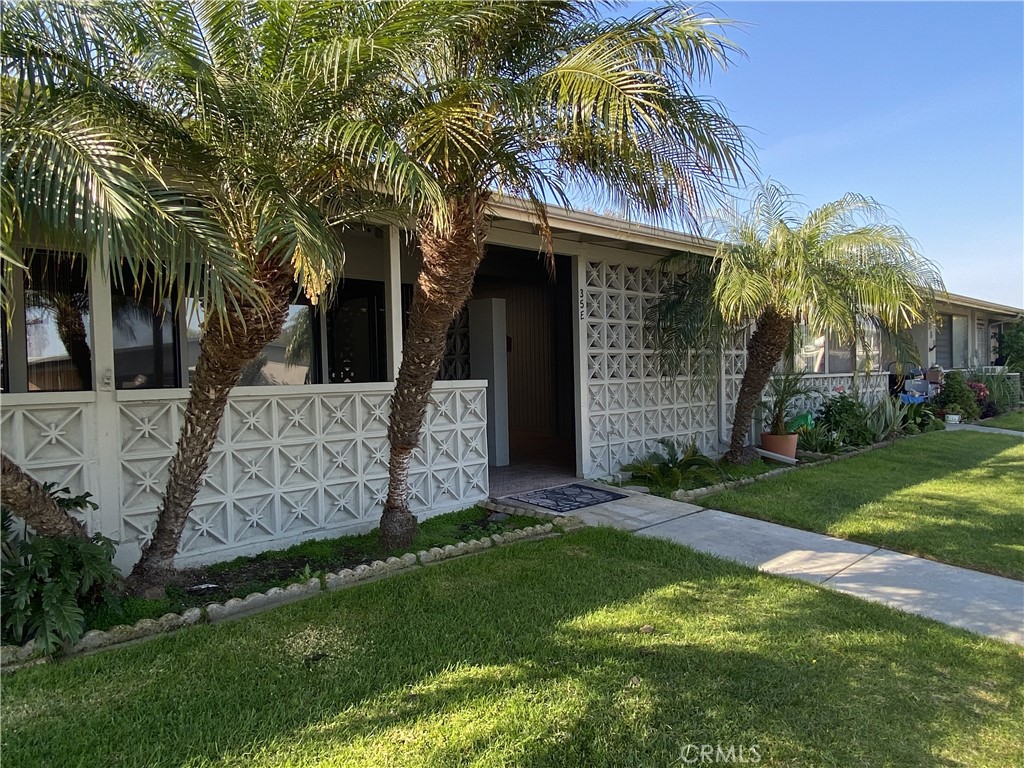 13265 Del Monte Dr., M12-35E