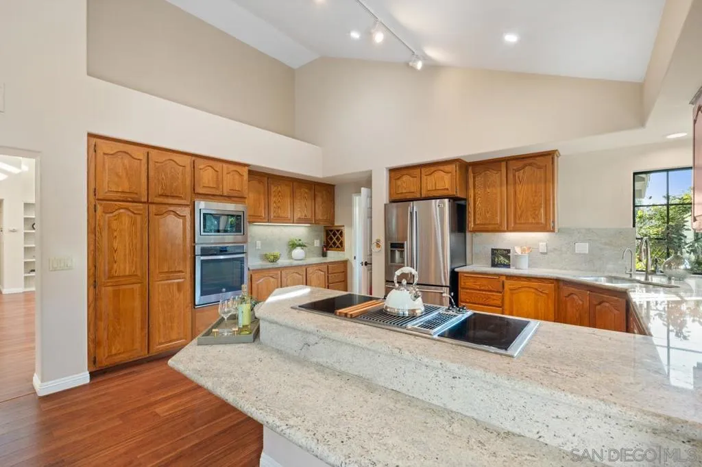 San Diego, California 92131, United States, 3 Bedrooms Bedrooms, ,2 BathroomsBathrooms,Residential,Active,253202