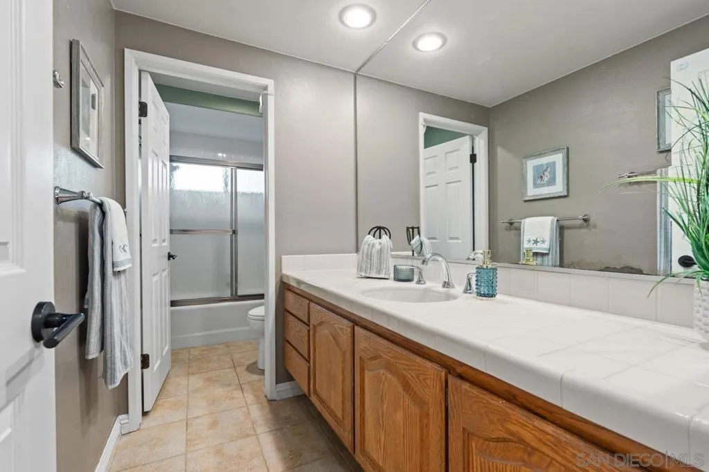 San Diego, California 92131, United States, 3 Bedrooms Bedrooms, ,2 BathroomsBathrooms,Residential,Active,253202