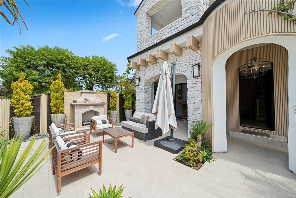 312 Carnation Avenue