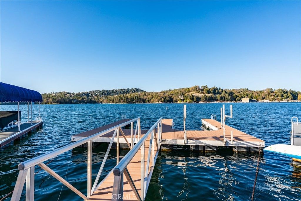 listing image 130723764893631401128