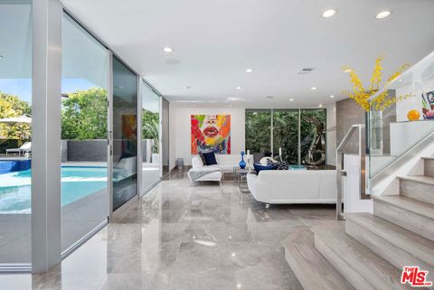 1250 Angelo Drive Beverly Hills CA 90210