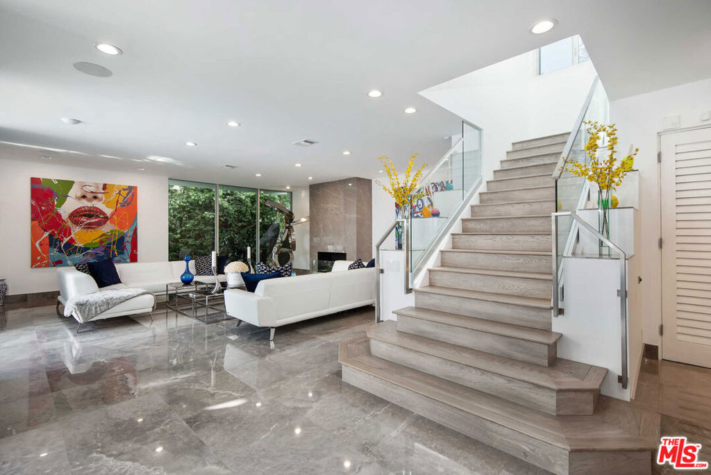 1250 Angelo Drive