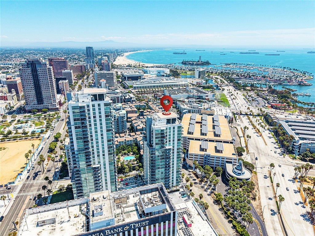 411 W Seaside WAY