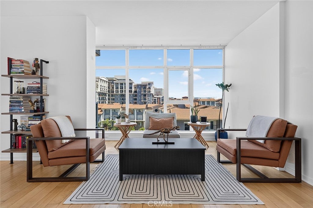 411 W Seaside 601