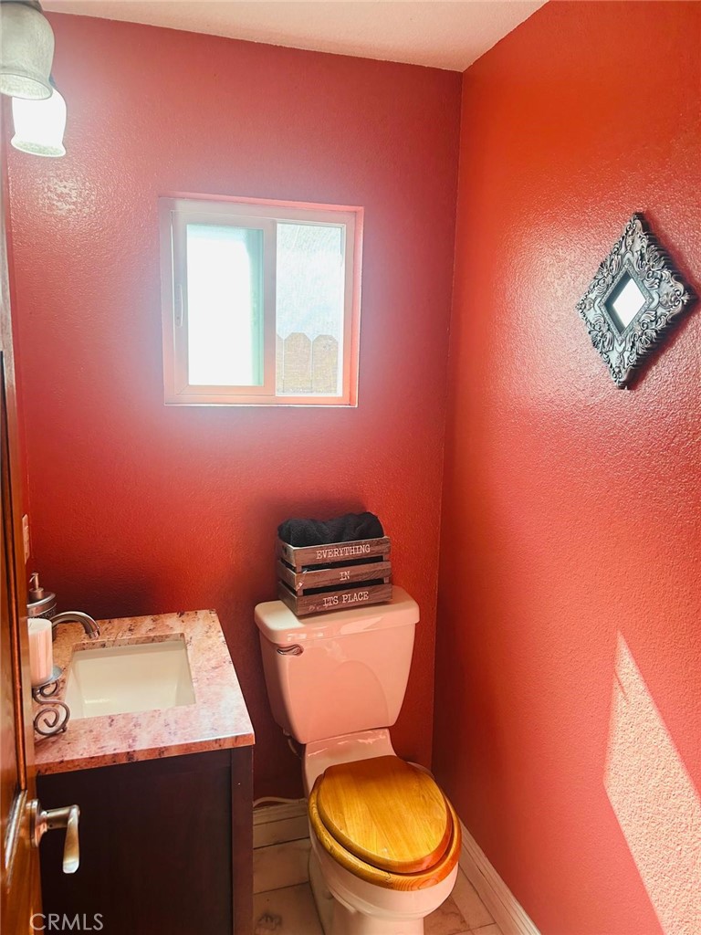 15224 Mariposa Avenue