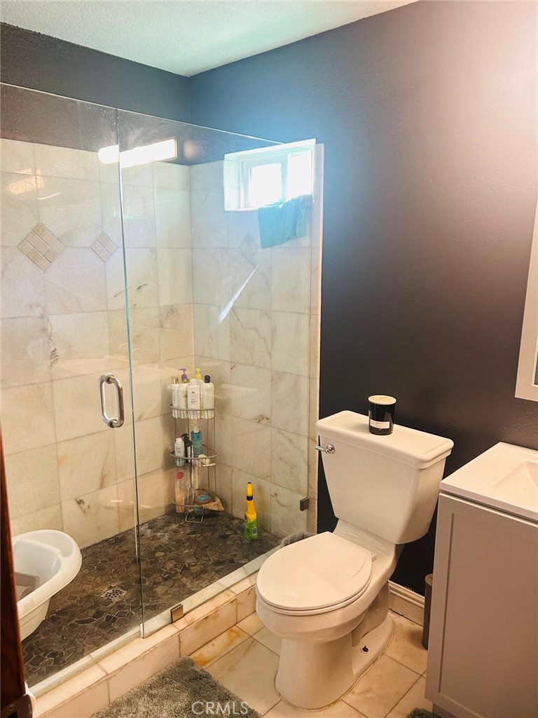 15224 Mariposa Avenue