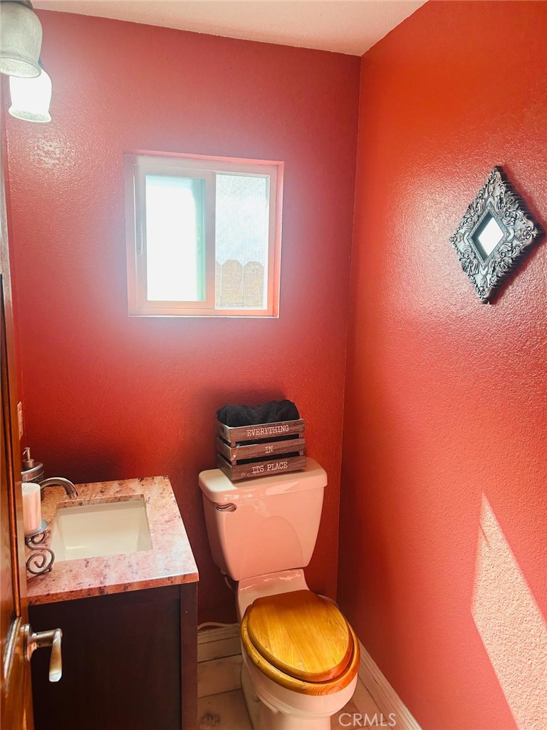 15224 Mariposa Avenue