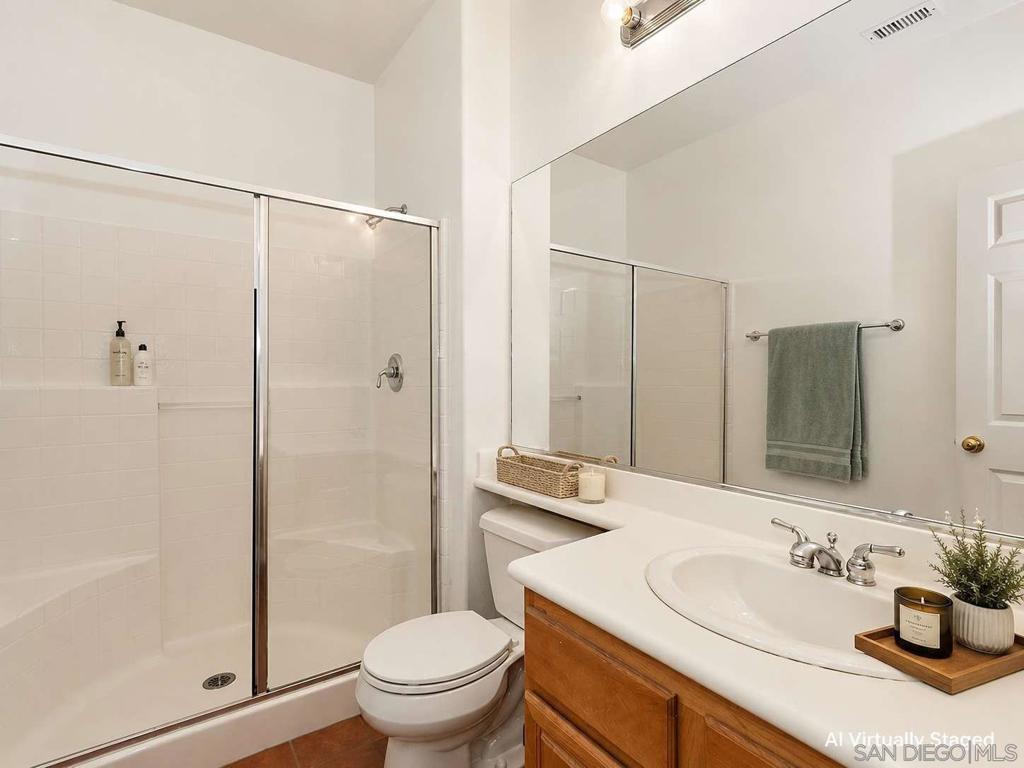 1586 Silver Cup CT