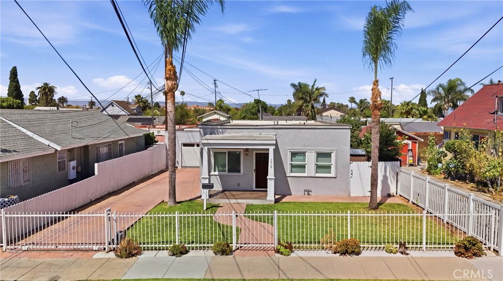 1519 Temple Avenue