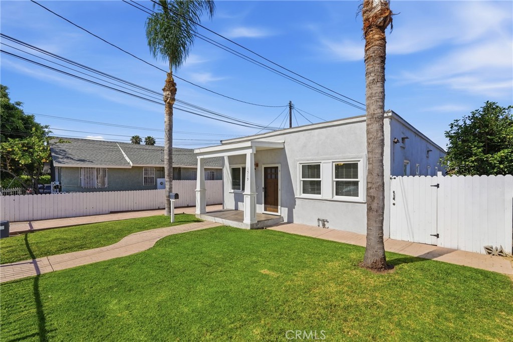 1519 Temple Avenue