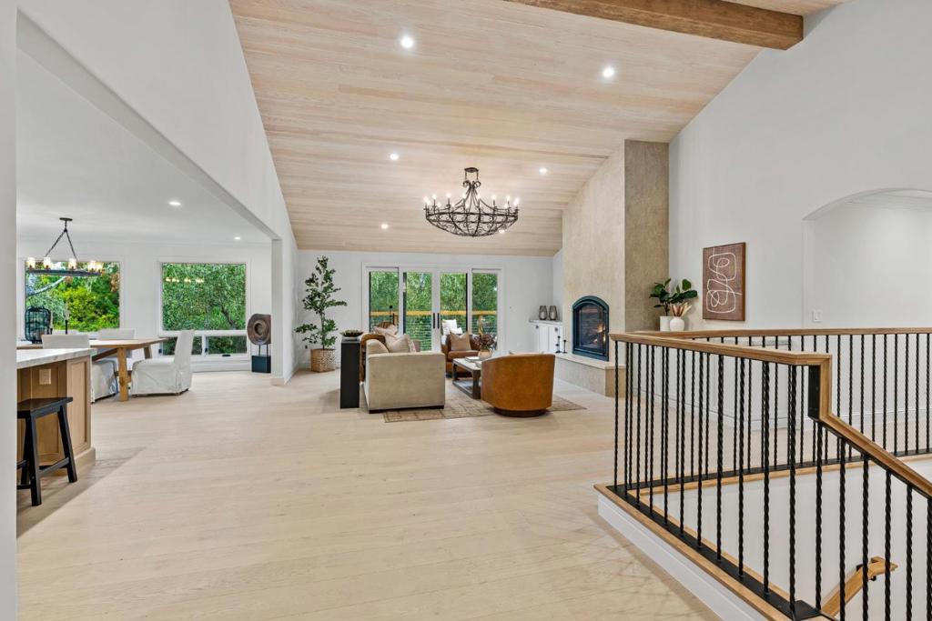 1025 Sombrero Road