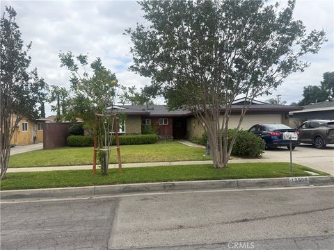 Photo of 17637 Pinedale AVE, Fontana, CA 92335 (MLS # DW26114505)