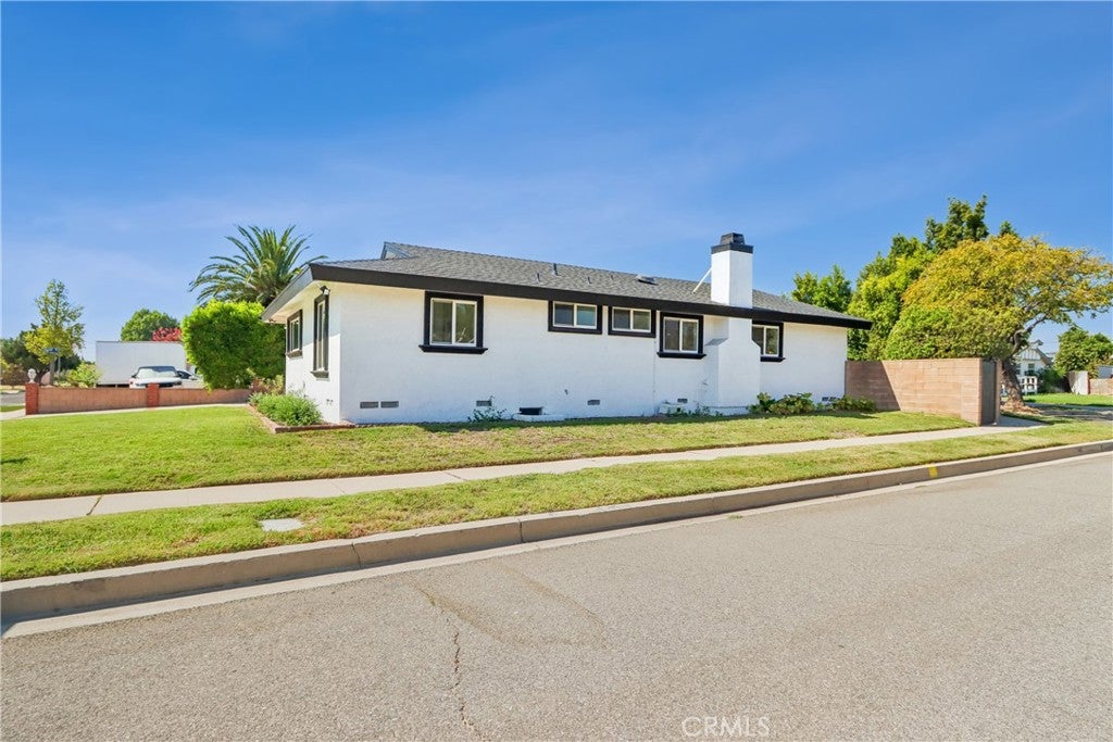 10007 Debra Ave