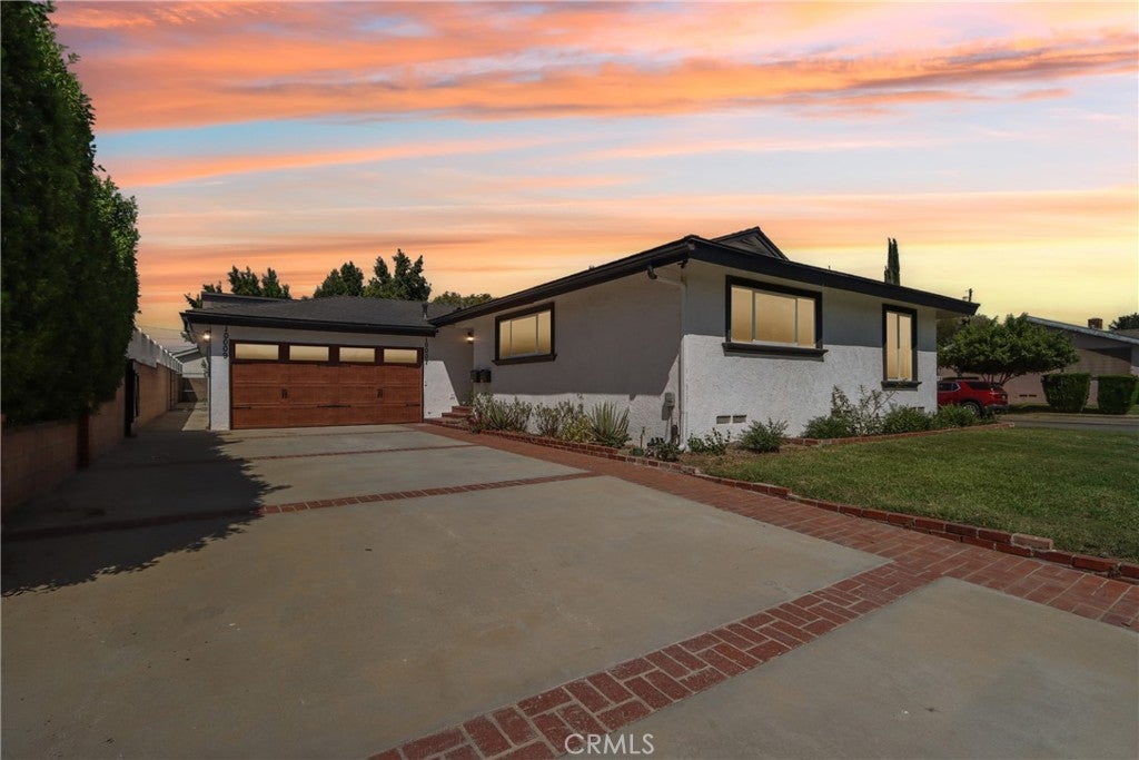 10007 Debra Ave