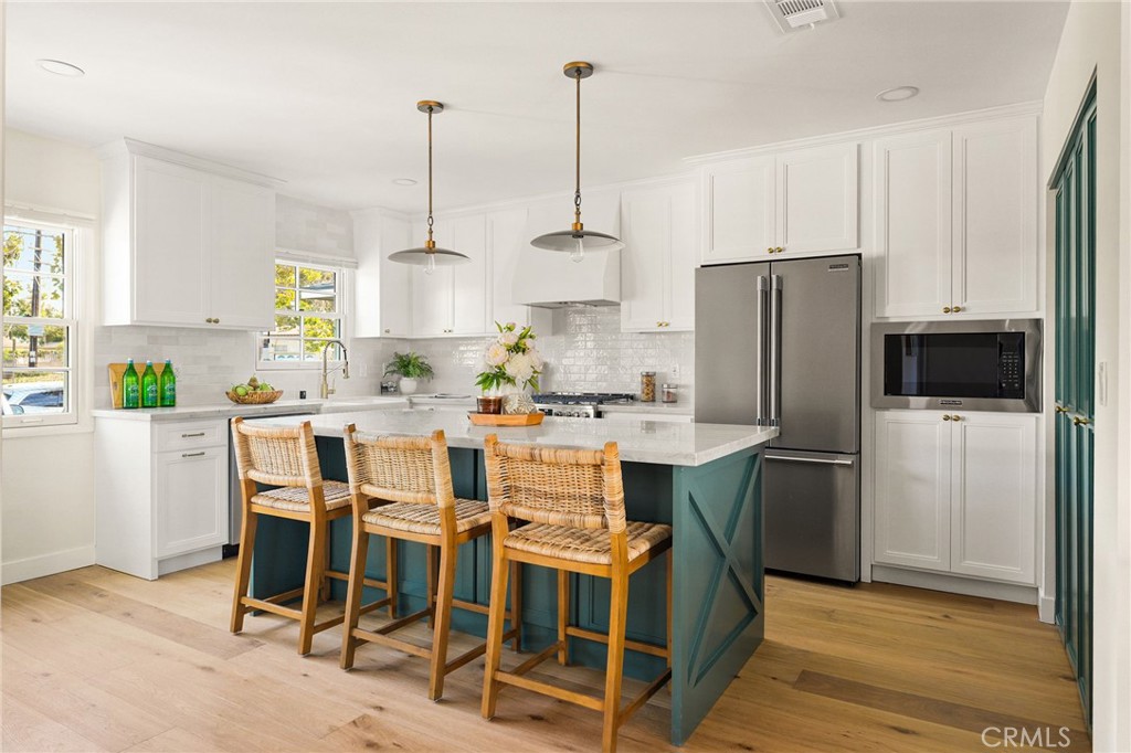 2139 W 169th Place