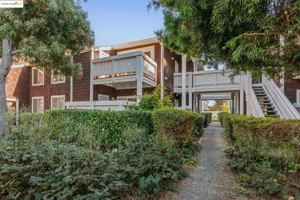 Photo of 104 Marina Lakes Dr Dr, Richmond, CA 94804 (MLS # 41115433)