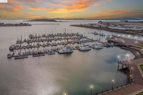 104 Marina Lakes Dr Richmond CA 94804