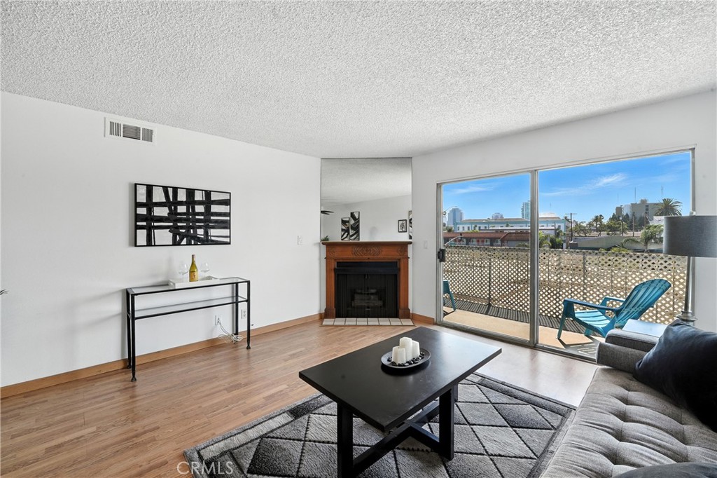 955 E 3rd Street 304