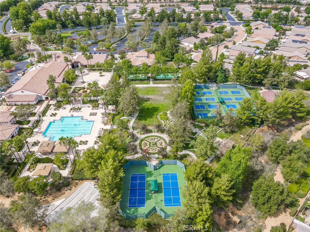 Four Seasons - Residential