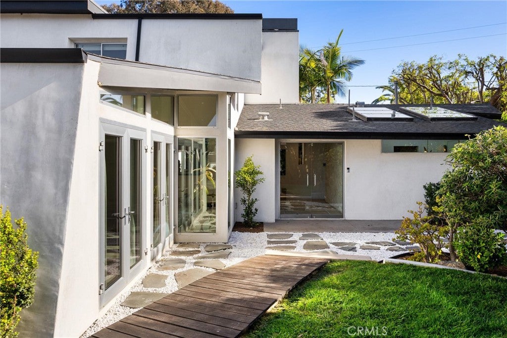 Photo of 341 Vista Baya, Costa Mesa, CA 92627 (MLS # NP26101329)