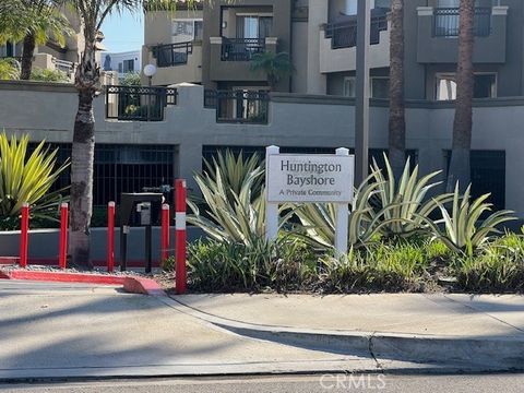 Photo of 320 Lake St, Huntington Beach, CA 92648 (MLS # PW26023445)