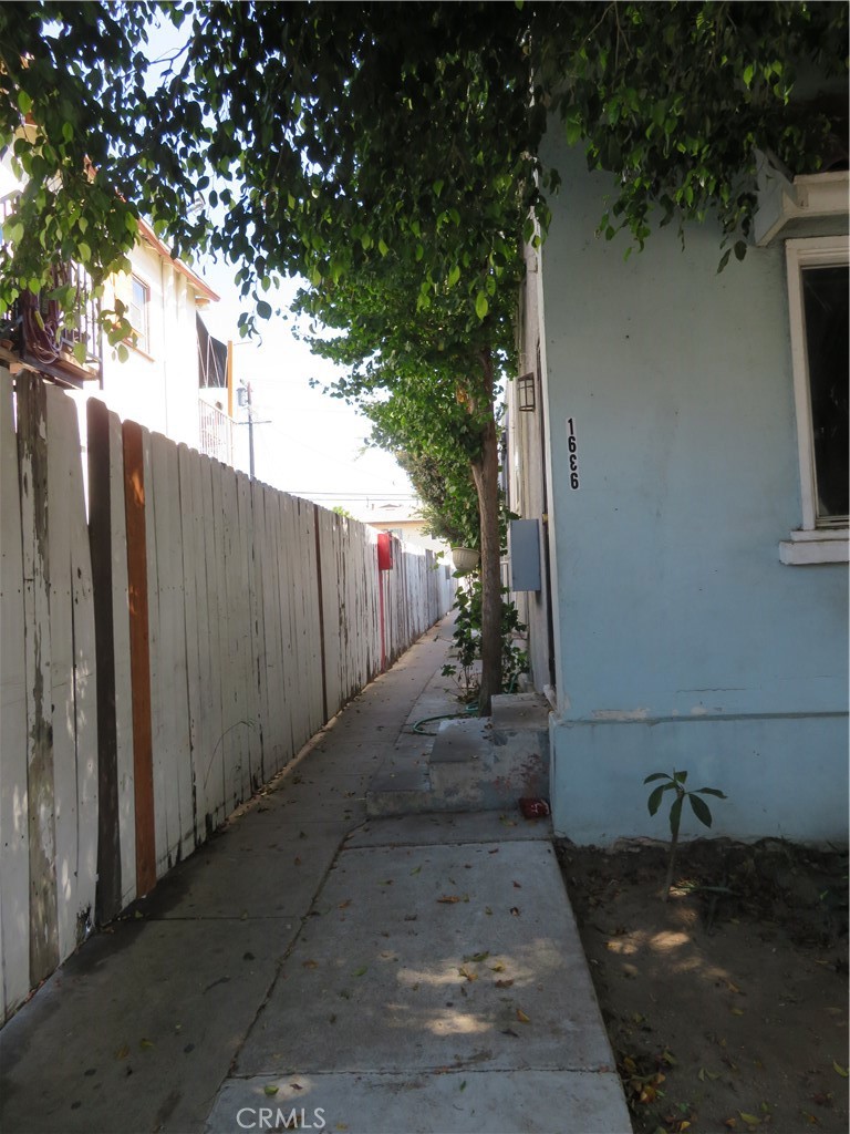 1636 PACIFIC Avenue