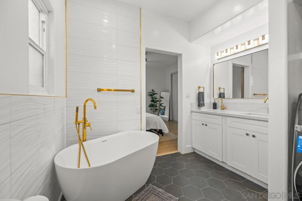 Mission Beach - Residential