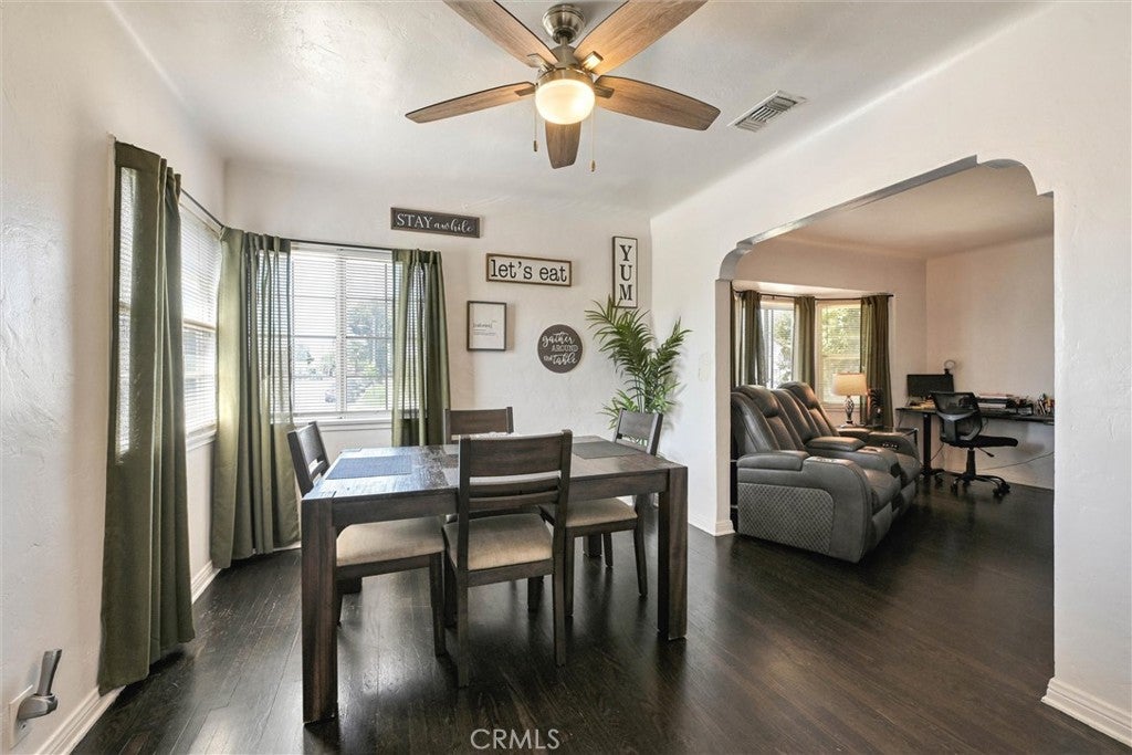 1330 E Caldwell