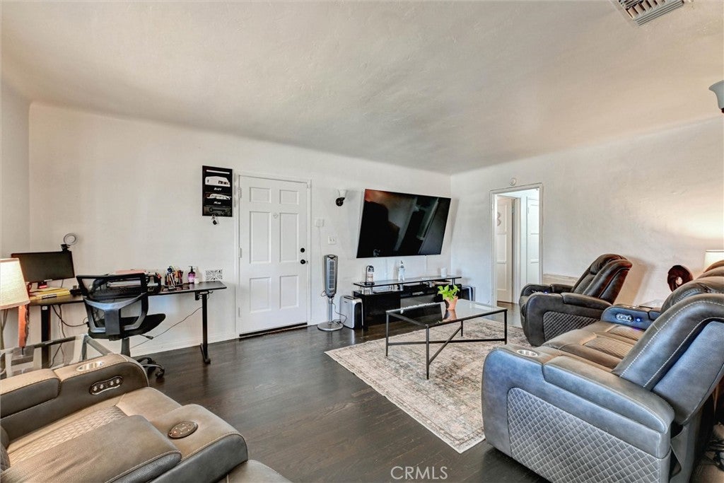 1330 E Caldwell
