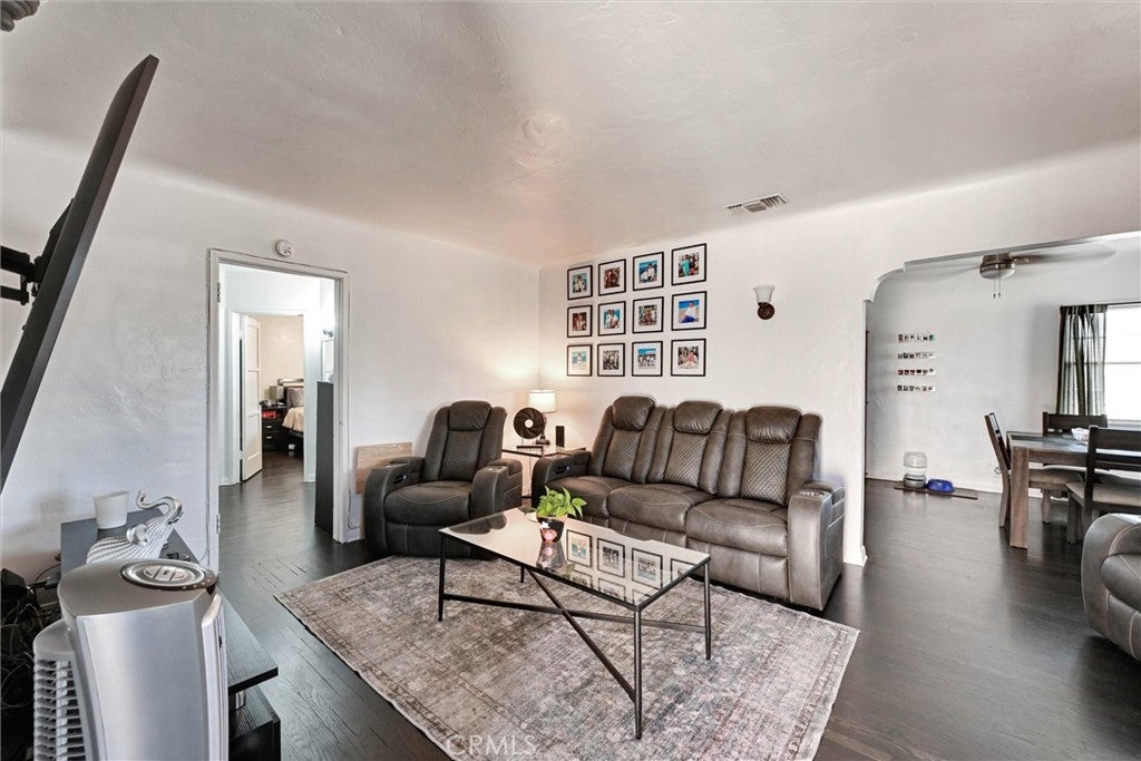 1330 E Caldwell