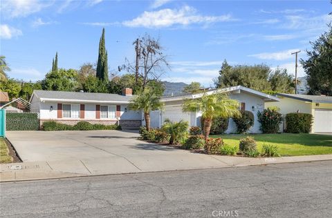 Photo of 925 E Walnut Ave, Glendora, CA 91741 (MLS # AR26057887)