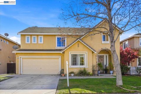 Photo of 2248 Golden Leaf Ln. Ln, Tracy, CA 95377 (MLS # 41125363)