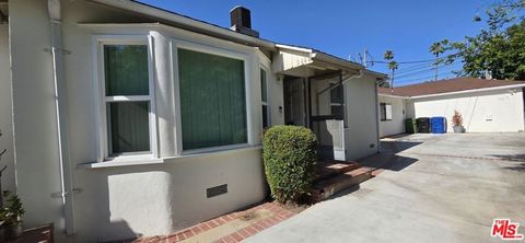 Photo of 5444 Hermitage Avenue, Valley Village, CA 91607 (MLS # 26633399)