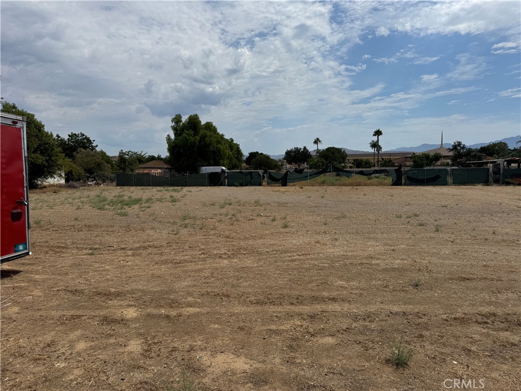 VACANT LAND for rent. All flat lot for rent, residential zoning only. No commerical works or vehicles please. Can be nursery (water extra) or for your horses (must pay extra for horse manure waste services). You can rent half the lot with is over half an acre for $800/month or for the whole lot, which is over an acre for $1400month. Please no RV with occupant living in there, no commercial activities or commercial vehicles. The lot is behind the house at this address and can be accessible from Cypress Avenue. Please call or text for more info.