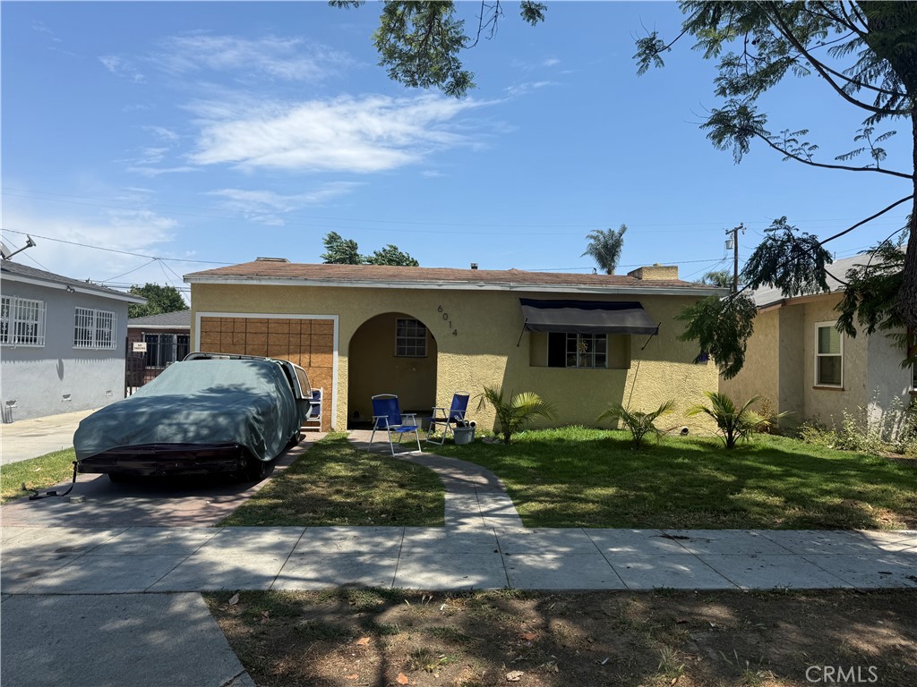 Welcome to this charming two-bedroom, one-bath home in Long Beach, an ideal starter home for anyone looking to settle down. This delightful property also includes a bonus room. Don't miss the opportunity to make this lovely home your own!