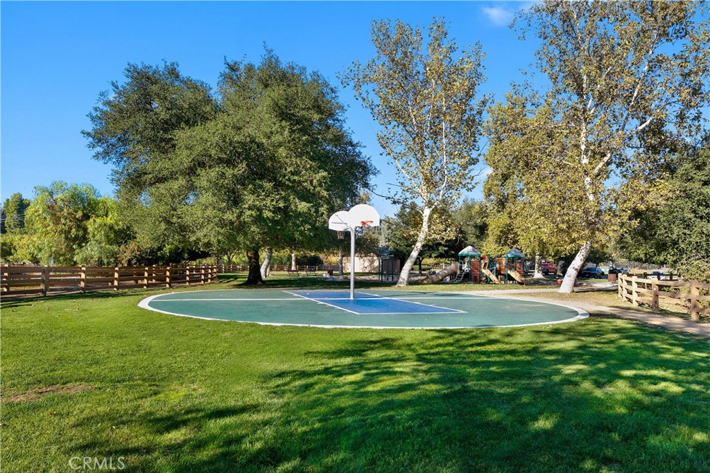 Oakcrest Townhomes (A) (814) - Residential