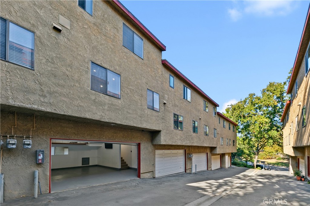 Oakcrest Townhomes (A) (814) - Residential