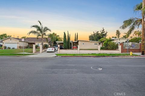 Photo of 11633 Rincon, Sylmar, CA 91342 (MLS # SR25255450)