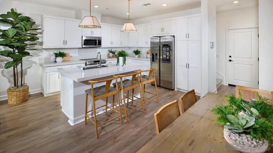 895 Jude Drive 3