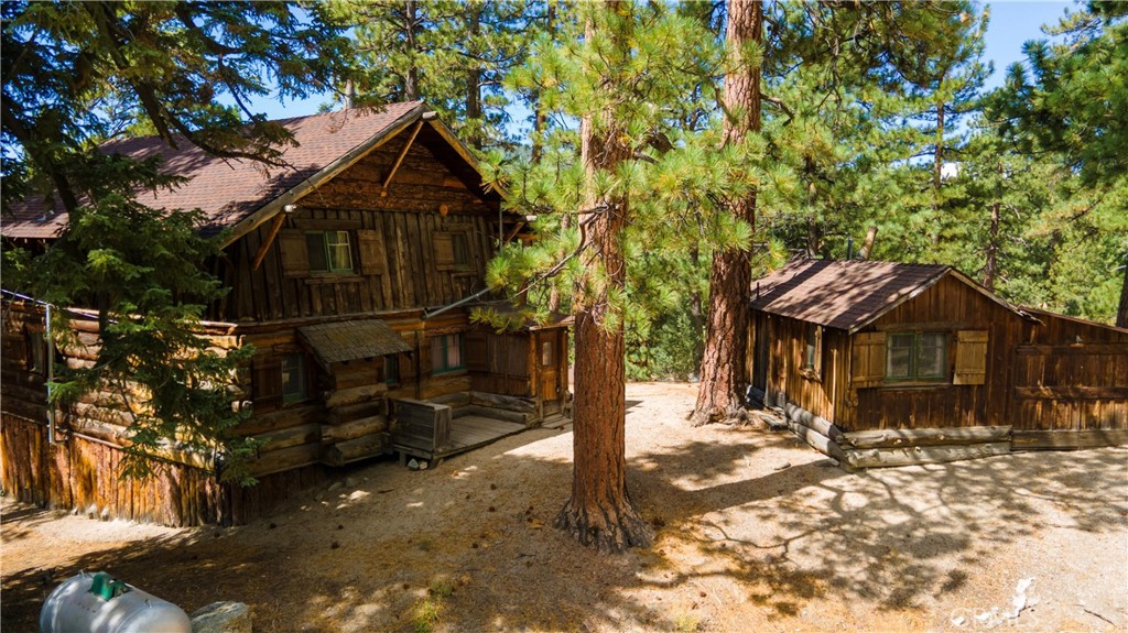 39342 Mohawk Drive