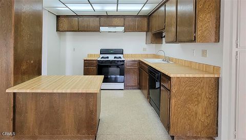 Tiny photo for 643 Holly Avenue, Oxnard, CA 93036 (MLS # V1-34606)